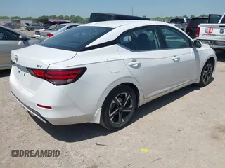 2024 Nissan Sentra SV z VIN 3N1AB8CV0RY302155, wystawiony jako IAAI lot #41970018 z przebiegiem 12 013 mil mil oraz . Historia ofert i sprzedaży dostępna na DreamBid. Obrazek 4.