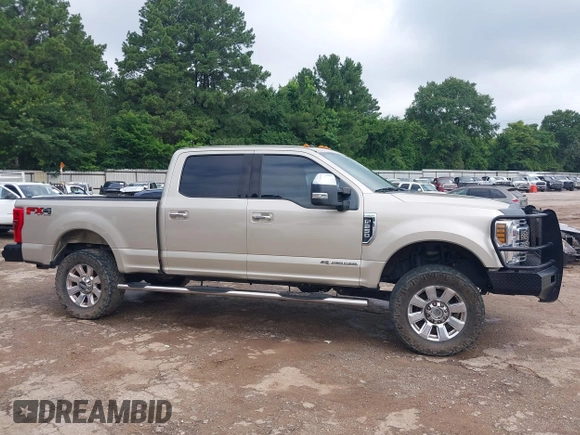 2018 Ford F-250 XL with VIN 1FT7W2BTXJEB50640, listed as a IAAI auction lot 42388061 with 274,829 mi miles and . Bid and sale history available at DreamBid. Image 13.
