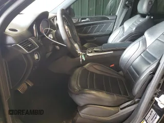 2014 Mercedes-Benz M 63 AMG z VIN 4JGDA7EB6EA357360, wystawiony jako Copart lot #57241045 z przebiegiem 141 531 mil mil oraz Szkoda całkowita • Salvage title. Historia ofert i sprzedaży dostępna na DreamBid. Obrazek 7.