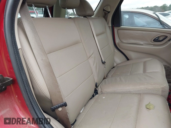 2007 Ford Escape Limited with VIN 1FMYU94127KB58591, listed as a IAAI auction lot 41563492 with 117,101 mi miles. Bid and sale history available at carsss.com. Image 8.