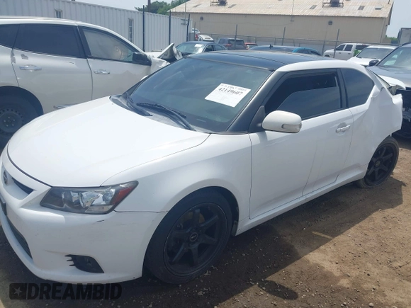 2011 Scion tC z VIN JTKJF5C74B3007388, wystawiony jako IAAI lot #42149607 z przebiegiem 120 694 mil mil oraz . Historia ofert i sprzedaży dostępna na DreamBid. Obrazek 17.