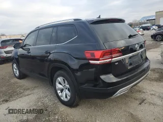 2018 Volkswagen Atlas SE with VIN 1V2CP2CA5JC598268, listed as a Copart auction lot 82860014 with 102,341 mi miles and Salvage title. Bid and sale history available at DreamBid. Image 2.