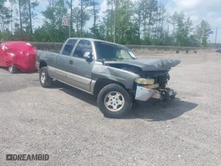 2002 Chevrolet Silverado 1500 LT with VIN 2GCEC19T321374786, listed as a IAAI auction lot 40275470 with 223,340 mi miles. Bid and sale history available at carsss.com. Image 1.