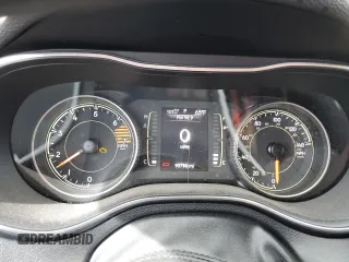 2019 Jeep Cherokee Latitude z VIN 1C4PJLCBXKD204746, wystawiony jako Copart lot #50268185 z przebiegiem 90 796 mil mil oraz Szkoda całkowita • Salvage title. Historia ofert i sprzedaży dostępna na DreamBid. Obrazek 9.