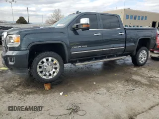 2019 GMC Sierra 2500HD Denali z VIN 1GT12SEY4KF112776, wystawiony jako Copart lot #44760725 z przebiegiem Nie podano mil oraz Szkoda całkowita • Salvage title. Historia ofert i sprzedaży dostępna na DreamBid. Obrazek 1.