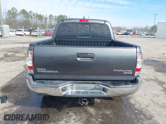 2015 Toyota Tacoma PreRunner z VIN 5TFJX4GN9FX039498, wystawiony jako IAAI lot #41487344 z przebiegiem 135 061 mil mil oraz . Historia ofert i sprzedaży dostępna na DreamBid. Obrazek 16.