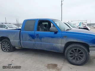 2003 Chevrolet Silverado 1500 LS with VIN 2GCEC19T031299689, listed as a IAAI auction lot 41575142 with 117,830 mi miles. Bid and sale history available at carsss.com. Image 13.