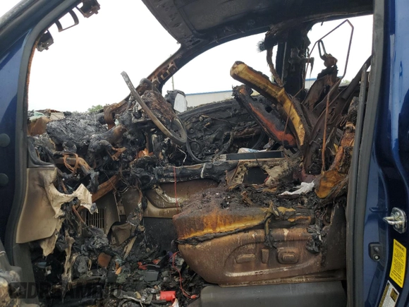 2017 Nissan Titan Pro-4X z VIN 1N6BA1F48HN538284, wystawiony jako Copart lot #58839655 z przebiegiem Nie podano mil oraz Nie do naprawy • Non repairable. Historia ofert i sprzedaży dostępna na DreamBid. Obrazek 7.