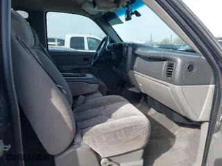 2005 Chevrolet Avalanche LS with VIN 3GNEC12Z85G100565, listed as a IAAI auction lot 41350279 with 198,030 mi miles. Bid and sale history available at carsss.com. Image 5.