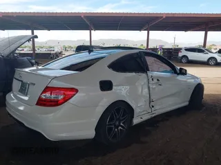 2014 Mercedes-Benz C 250 с VIN WDDGJ4HBXEG289823, выставлен на аукционе IAAI как лот 42344530 с пробегом 122 670 миль миль и . История ставок и продаж доступна на DreamBid. Изображение 4.