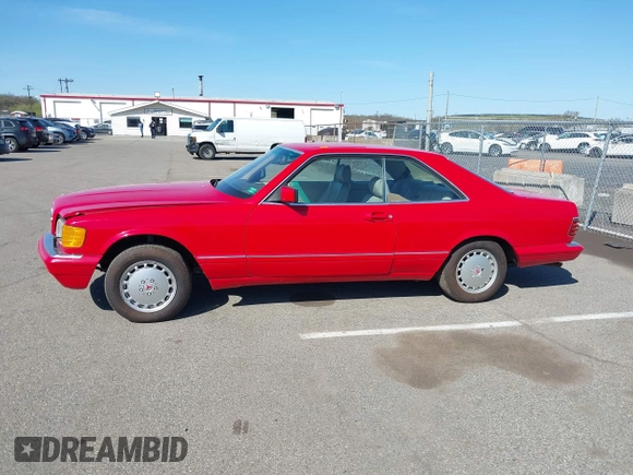1988 Mercedes-Benz 560 with VIN WDBCA45D0JA390136, listed as a IAAI auction lot 42072781 with 126,325 mi miles and . Bid and sale history available at DreamBid. Image 14.