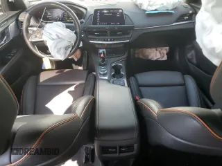 2024 Cadillac CT4-V z VIN 1G6DH5RL7R0121158, wystawiony jako Copart lot #67799554 z przebiegiem 25 715 mil mil oraz Szkody całkowita. Historia ofert i sprzedaży dostępna na DreamBid. Obrazek 8.