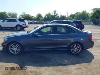 2013 Mercedes-Benz C 300 Sport с VIN WDDGF8AB2DG072641, выставлен на аукционе IAAI как лот 42622409 с пробегом 96 832 миль миль и . История ставок и продаж доступна на DreamBid. Изображение 14.
