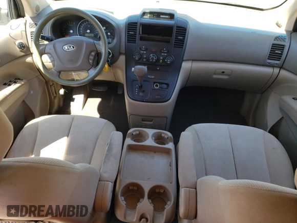 2010 Kia Sedona LX with VIN KNDMG4C33A6359612, listed as a Copart auction lot 55347545 with 197,699 mi miles and Clean Title. Bid and sale history available at carsss.com. Image 8.