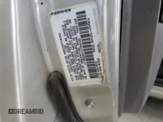 2001 Toyota Camry CE z VIN 4T1BG22K11U784435, wystawiony jako Copart lot #57150025 z przebiegiem 32 777 mil mil oraz Czysty tytuł • Clean title. Historia ofert i sprzedaży dostępna na DreamBid. Obrazek 12.