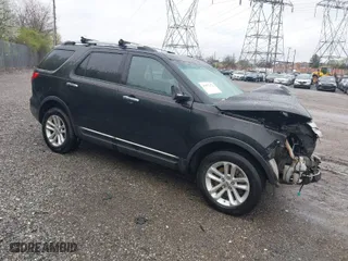 2013 Ford Explorer XLT with VIN 1FM5K8D83DGB45802, listed as a IAAI auction lot 41975171 with 235,908 mi miles. Bid and sale history available at carsss.com. Image 1.