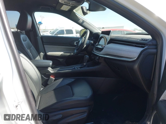 2024 Jeep Compass Latitude with VIN 3C4NJDBN1RT109571, listed as a IAAI auction lot 42014458 with 23,419 mi miles. Bid and sale history available at carsss.com. Image 5.