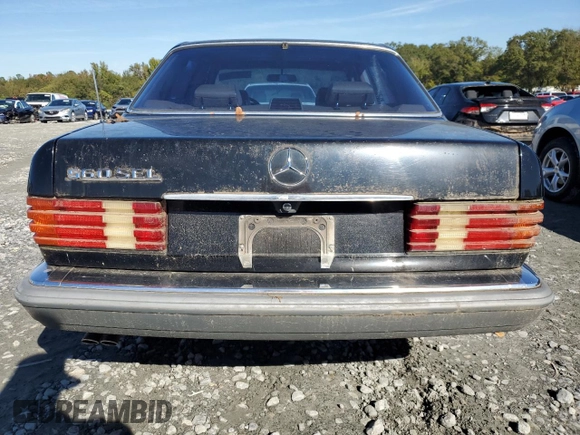 1988 Mercedes-Benz 560 with VIN WDBCA39D8JA407186, listed as a Copart auction lot 80227564 with 139,243 mi miles and Clean Title. Bid and sale history available at DreamBid. Image 6.