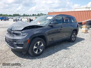 2024 Jeep Grand Cherokee 4xe with VIN 1C4RJYB68RC158733, listed as a IAAI auction lot 41948359 with 37,593 mi miles. Bid and sale history available at carsss.com. Image 18.