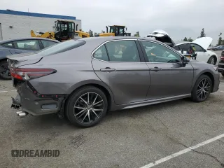 2023 Toyota Camry SE with VIN 4T1G11AK0PU095529, listed as a Copart auction lot 50646675 with 17,240 mi miles and Salvage Title. Bid and sale history available at carsss.com. Image 3.
