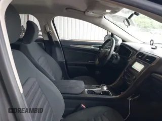 2017 Ford Fusion SE z VIN 3FA6P0HD2HR270782, wystawiony jako IAAI lot #42310190 z przebiegiem 107 133 mil mil oraz . Historia ofert i sprzedaży dostępna na DreamBid. Obrazek 5.