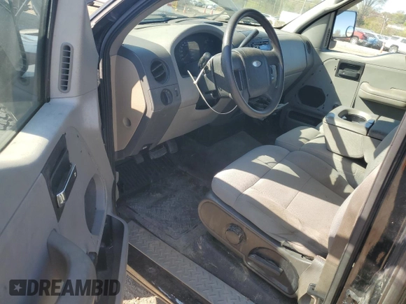 2004 Ford F-150 XL z VIN 1FTRF12W14NA48869, wystawiony jako Copart lot #53719205 z przebiegiem 116 759 mil mil oraz Szkody całkowita. Historia ofert i sprzedaży dostępna na DreamBid. Obrazek 8.