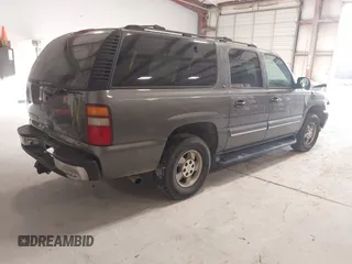 2001 Chevrolet Suburban LS with VIN 3GNEC16T21G222550, listed as a IAAI auction lot 41371629 with 261,681 mi miles. Bid and sale history available at carsss.com. Image 4.