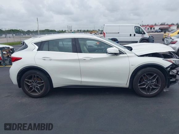 2018 Infiniti QX30 Luxury с VIN SJKCH5CP1JA053066, выставлен на аукционе IAAI как лот 42437633 с пробегом 81 877 миль миль и . История ставок и продаж доступна на DreamBid. Изображение 14.