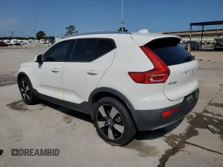 2019 Volvo XC40 Momentum z VIN YV4AC2HK3K2068990, wystawiony jako Copart lot #56154375 z przebiegiem Nie podano mil oraz Nie do naprawy • Non repairable. Historia ofert i sprzedaży dostępna na DreamBid. Obrazek 2.