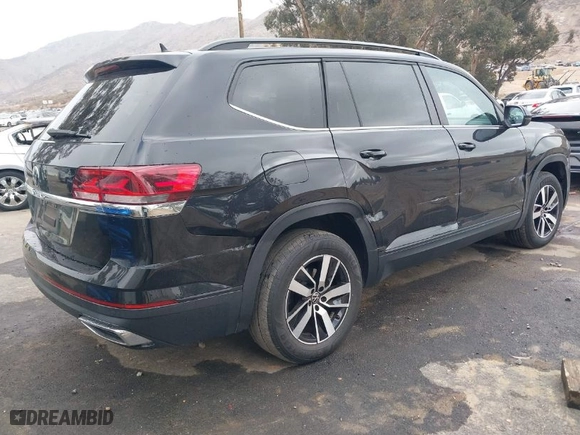 2022 Volkswagen Atlas 2.0T SE with VIN 1V2DP2CA5NC554636, listed as a IAAI auction lot 41500393 with 38,491 mi miles. Bid and sale history available at carsss.com. Image 4.