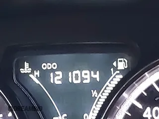 2016 Nissan Versa SV z VIN 3N1CN7APXGL879574, wystawiony jako IAAI lot #41510622 z przebiegiem 121 094 mil mil oraz . Historia ofert i sprzedaży dostępna na DreamBid. Obrazek 16.