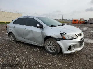 2018 Chevrolet Sonic LT with VIN 1G1JD5SH3J4110584, listed as a Copart auction lot 45048575 with 93,504 mi miles and Salvage Title. Bid and sale history available at carsss.com. Image 4.