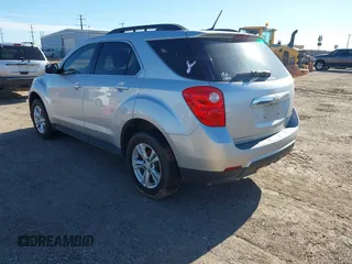 2013 Chevrolet Equinox LT z VIN 2GNALPEK4D1213811, wystawiony jako IAAI lot #42264690 z przebiegiem 125 714 mil mil oraz . Historia ofert i sprzedaży dostępna na DreamBid. Obrazek 3.