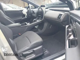 2024 Toyota bZ4X XLE z VIN JTMABACA8RA080924, wystawiony jako IAAI lot #41938891 z przebiegiem Nie podano mil oraz . Historia ofert i sprzedaży dostępna na DreamBid. Obrazek 5.