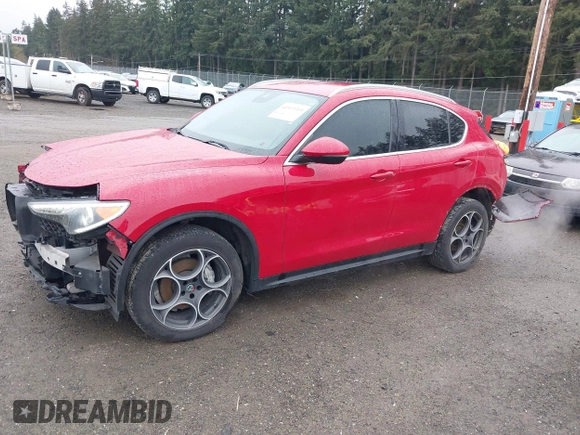 2018 Alfa Romeo Stelvio z VIN ZASFAKAN9J7B75330, wystawiony jako IAAI lot #41923353 z przebiegiem 68 251 mil mil oraz . Historia ofert i sprzedaży dostępna na DreamBid. Obrazek 18.