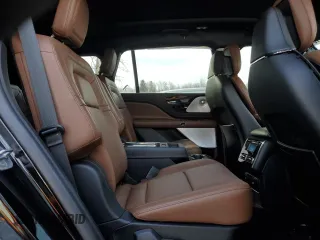 2023 Lincoln Aviator Reserve z VIN 5LM5J7XCXPGL20951, wystawiony jako Copart lot #47183215 z przebiegiem 24 426 mil mil oraz Szkoda całkowita • Salvage title. Historia ofert i sprzedaży dostępna na DreamBid. Obrazek 11.