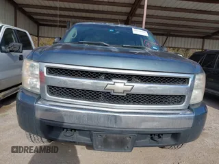 2007 Chevrolet Silverado 1500 LT w/1LT with VIN 2GCEC19J571562893, listed as a IAAI auction lot 41420449 with 246,613 mi miles. Bid and sale history available at carsss.com. Image 6.