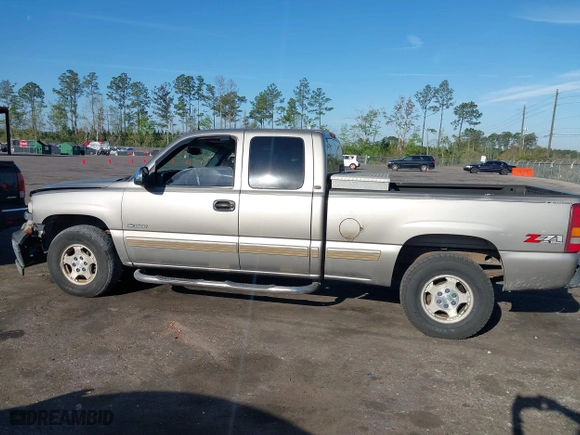2002 Chevrolet Silverado 1500 LS with VIN 1GCEK19T12E297692, listed as a IAAI auction lot 41844862 with 236,937 mi miles. Bid and sale history available at carsss.com. Image 14.