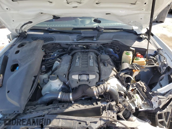 2015 Porsche Cayenne Turbo z VIN WP1AC2A21FLA81202, wystawiony jako Copart lot #45562605 z przebiegiem 72 979 mil mil oraz Szkoda całkowita • Salvage title. Historia ofert i sprzedaży dostępna na DreamBid. Obrazek 12.