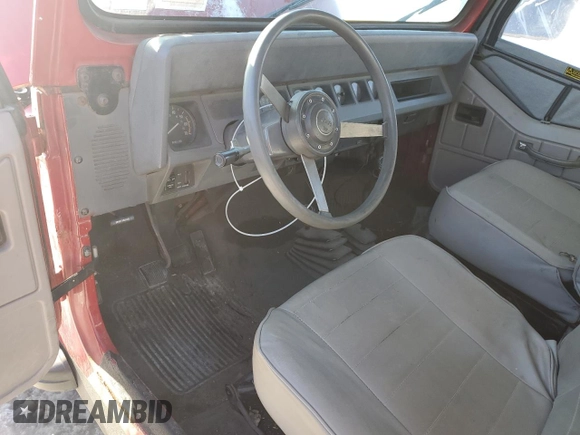 1988 Jeep Wrangler z VIN 2BCHV81SXJB541772, wystawiony jako Copart lot #45342095 z przebiegiem 110 222 mil mil oraz Czysty tytuł • Clean title. Historia ofert i sprzedaży dostępna na DreamBid. Obrazek 8.