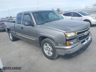 2006 Chevrolet Silverado 1500 LT1 with VIN 1GCEC19Z46Z286914, listed as a IAAI auction lot 41877068 with 185,524 mi miles. Bid and sale history available at carsss.com. Image 1.