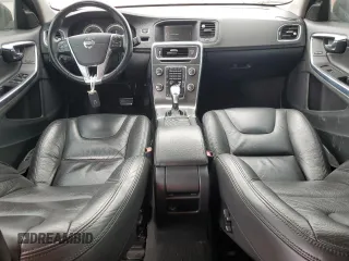 2013 Volvo S60 T5 Premier z VIN YV1612FS1D2207965, wystawiony jako Copart lot #53524305 z przebiegiem 142 117 mil mil oraz Tytuł czysty. Historia ofert i sprzedaży dostępna na DreamBid. Obrazek 8.
