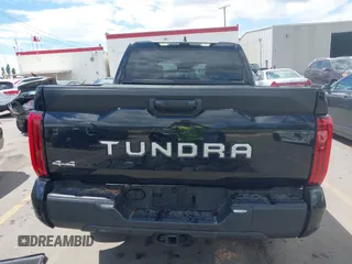 2023 Toyota Tundra SR5 с VIN 5TFLA5DB3PX108794, выставлен на аукционе IAAI как лот 42261726 с пробегом 15 141 миль миль и . История ставок и продаж доступна на DreamBid. Изображение 16.