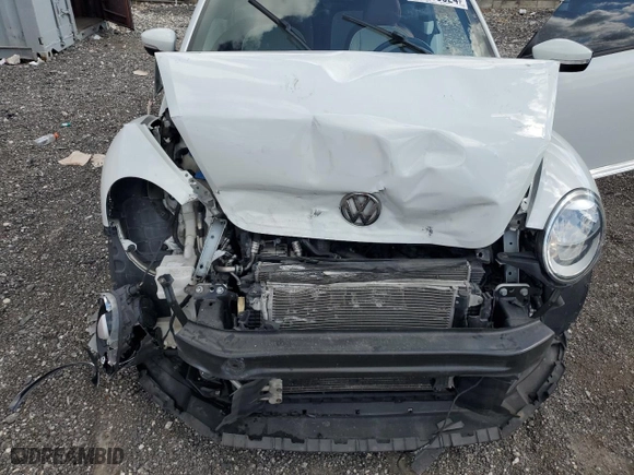 2017 Volkswagen Beetle 1.8T Fleet with VIN 3VWF17AT1HM617468, listed as a Copart auction lot 82233824 with 72,800 mi miles and Salvage Title. Bid and sale history available at carsss.com. Image 13.