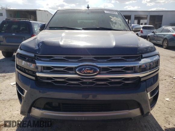 2023 Ford Expedition Max Platinum z VIN 1FMJK1L8XPEA43579, wystawiony jako Copart lot #77406054 z przebiegiem 18 048 mil mil oraz Nie do naprawy • Non repairable. Historia ofert i sprzedaży dostępna na DreamBid. Obrazek 5.