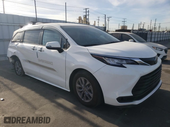 2023 Toyota Sienna LE with VIN 5TDKRKEC8PS160034, listed as a Copart auction lot 83870204 with 0 mi miles and Salvage Title. Bid and sale history available at carsss.com. Image 4.