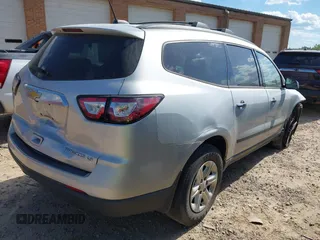 2016 Chevrolet Traverse LS z VIN 1GNKRFKD0GJ224561, wystawiony jako IAAI lot #42183233 z przebiegiem 245 355 mil mil oraz . Historia ofert i sprzedaży dostępna na DreamBid. Obrazek 4.