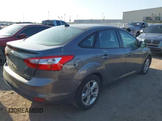 2013 Ford Focus SE with VIN 1FADP3F20DL325958, listed as a IAAI auction lot 41997500 with 195,793 mi miles. Bid and sale history available at carsss.com. Image 4.