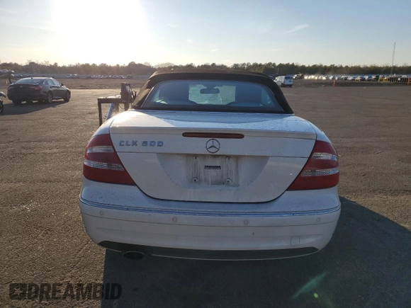 2005 Mercedes-Benz CLK 500 z VIN WDBTK75G75T049996, wystawiony jako Copart lot #47252015 z przebiegiem 141 969 mil mil oraz Szkoda całkowita • Salvage title. Historia ofert i sprzedaży dostępna na DreamBid. Obrazek 6.