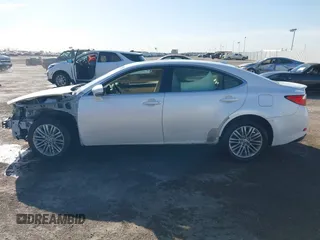 2013 Lexus ES 4dr Sdn with VIN JTHBK1GG0D2080128, listed as a IAAI auction lot 41780961 with 94,410 mi miles. Bid and sale history available at carsss.com. Image 15.